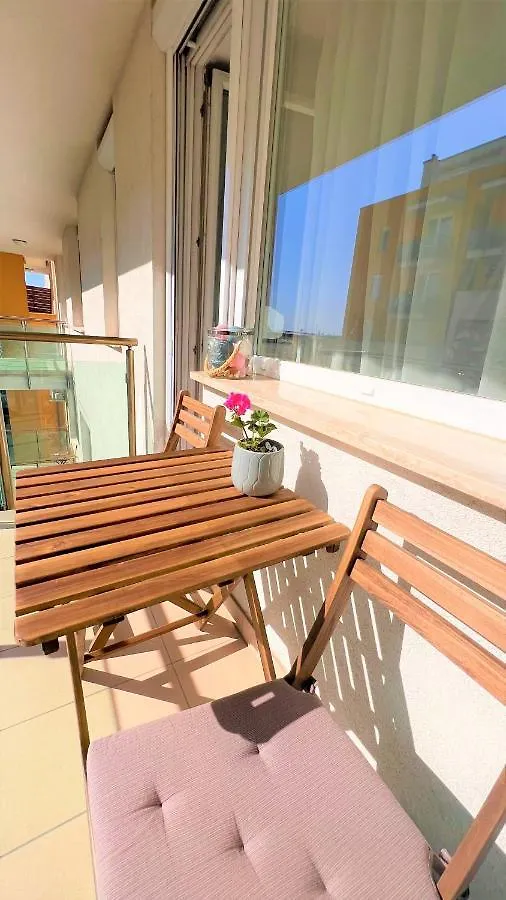 Cosy Living Apartment W Balcony Budapest